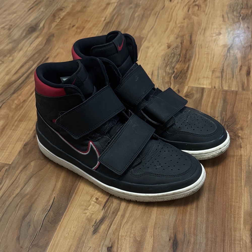 Nike Black and Red Men's Strap Sneakers